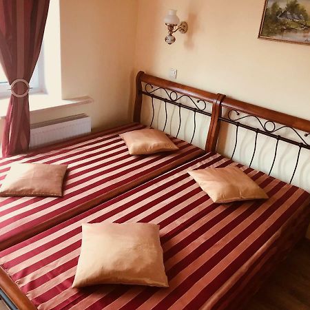 Appartement Pensjonat Nad Struga à Stryków Extérieur photo