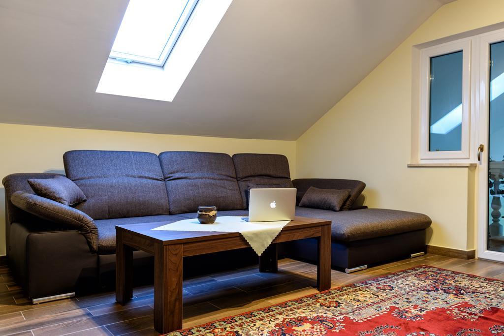 Appartement Pensjonat Nad Struga à Stryków Extérieur photo