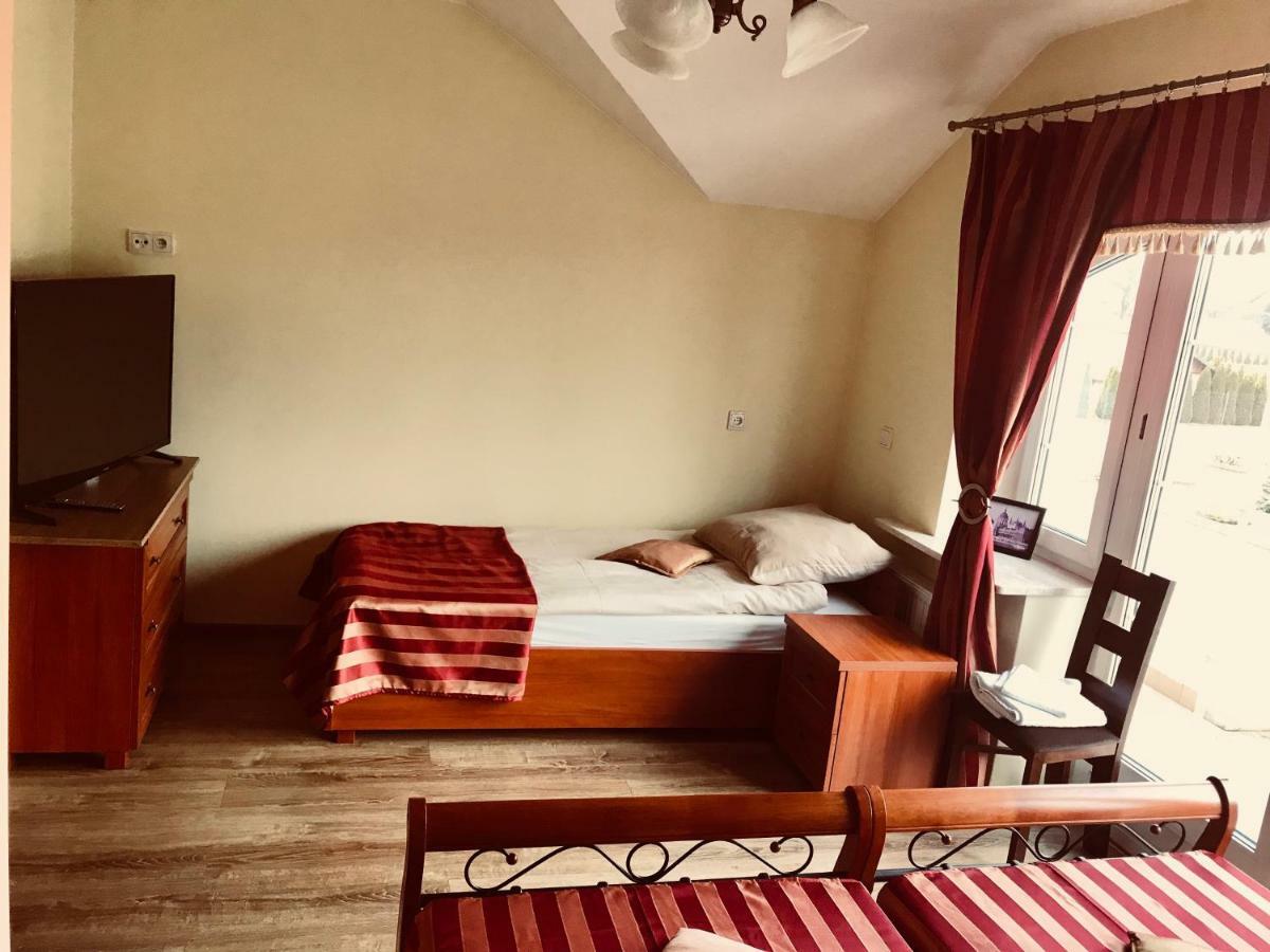 Appartement Pensjonat Nad Struga à Stryków Extérieur photo